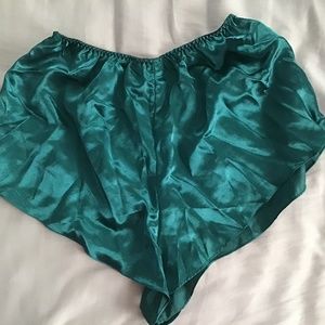 Set of 4 Teddy Bottoms Color Variety. Polyester / 100% silk